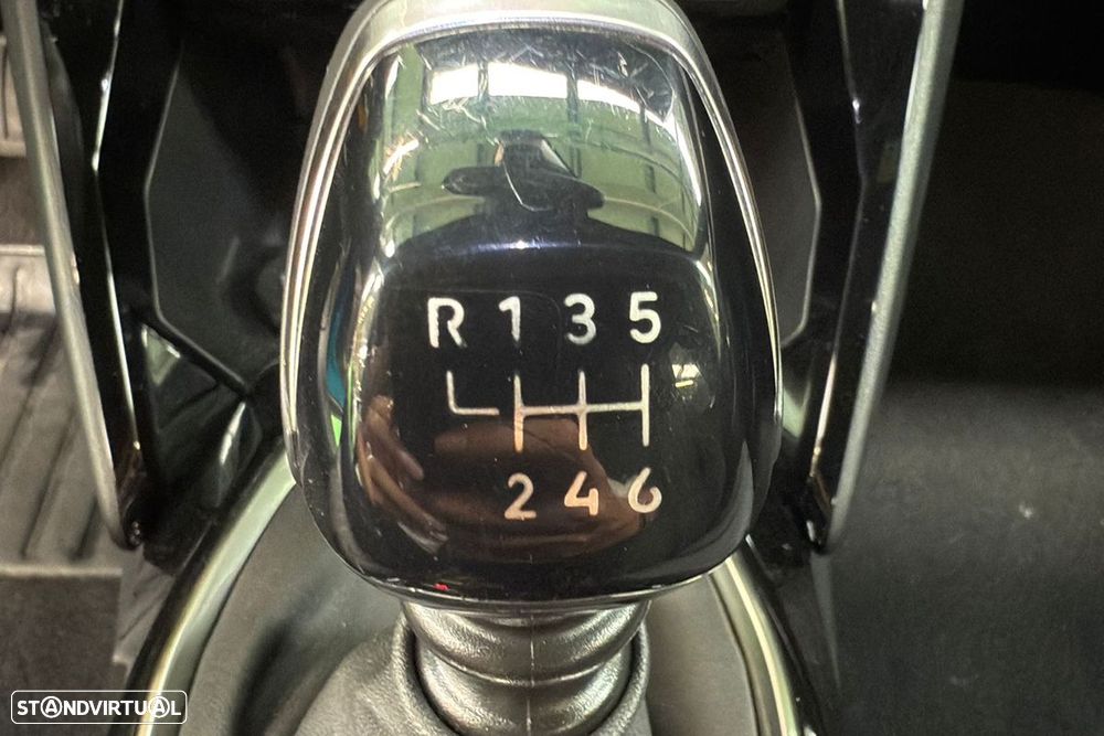 Peugeot 2008 1.2 PureTech Allure - 7