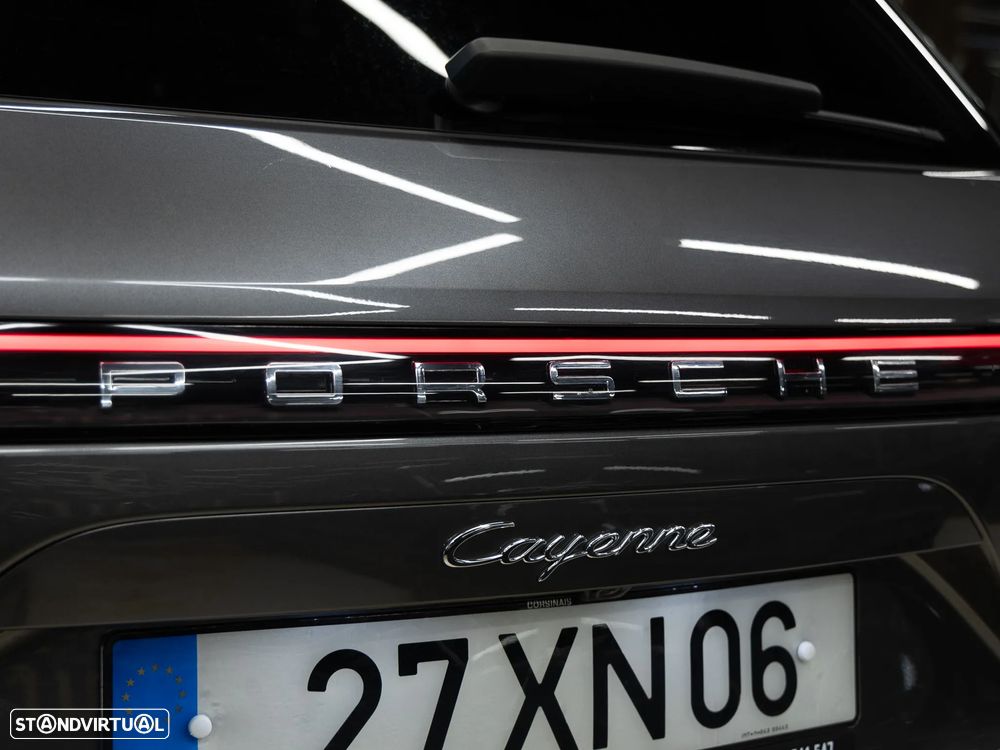 Porsche Cayenne Platinum Edition - 24