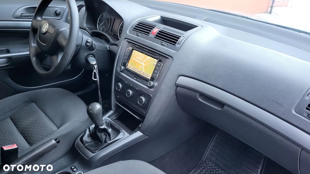 Skoda Octavia 1.6 Tour Business - 16