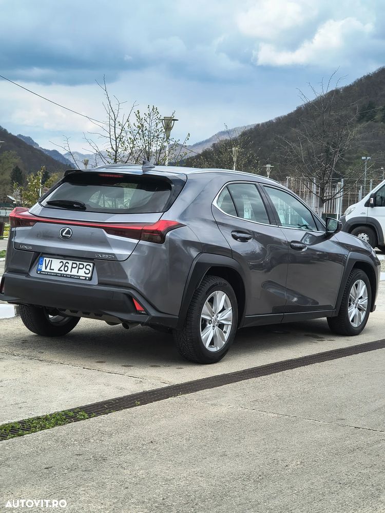 Lexus UX 250h Business Edition - 21