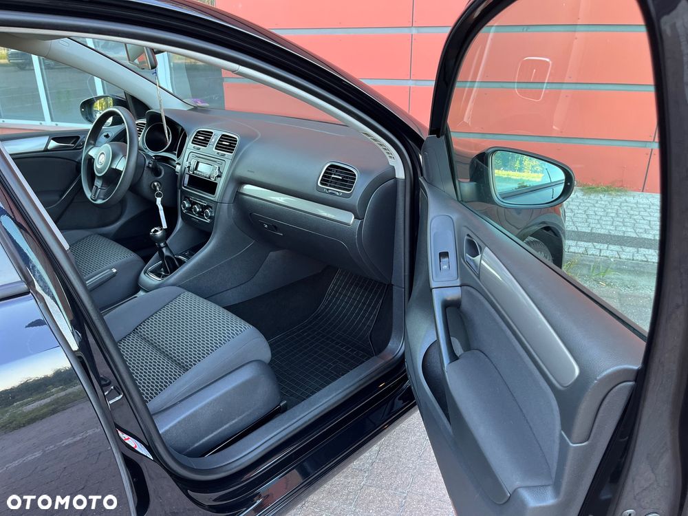 Volkswagen Golf - 30