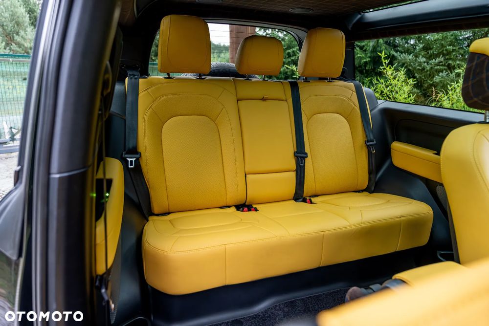 Land Rover Defender - 40