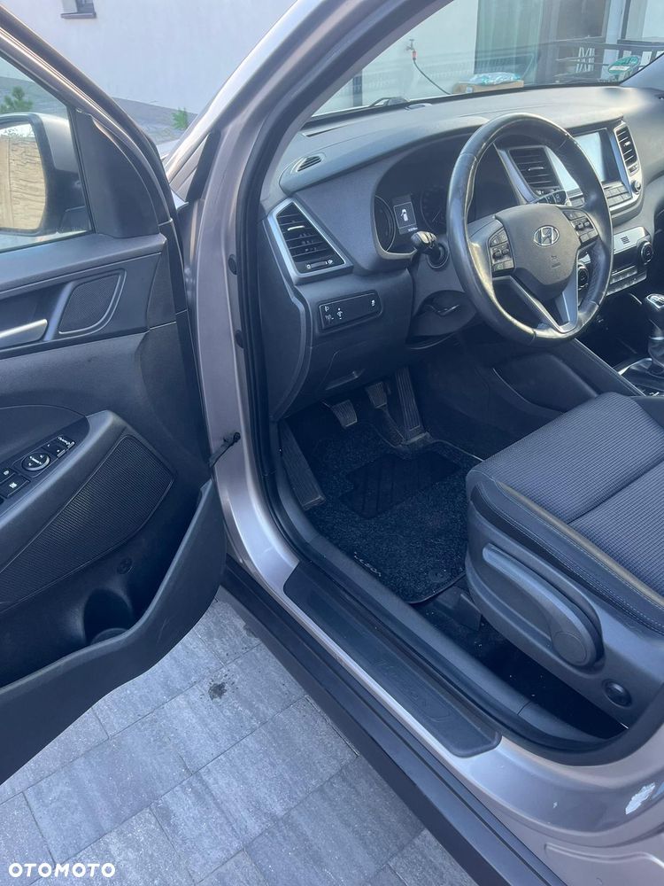 Hyundai Tucson blue 1.6 GDi 2WD Navi - 19
