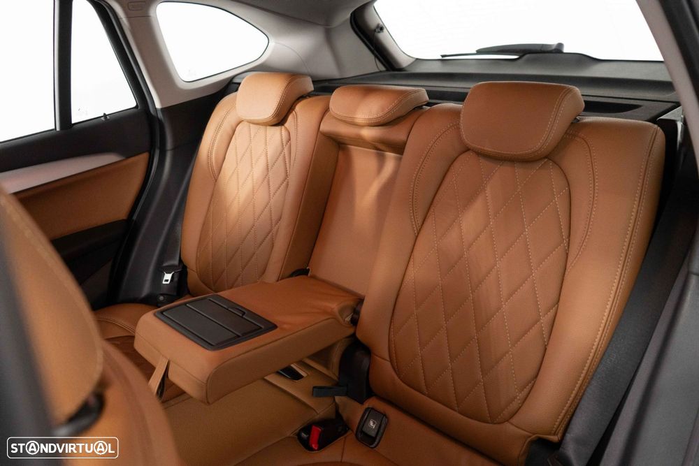 BMW X1 25 e xDrive Corporate Edition - 11