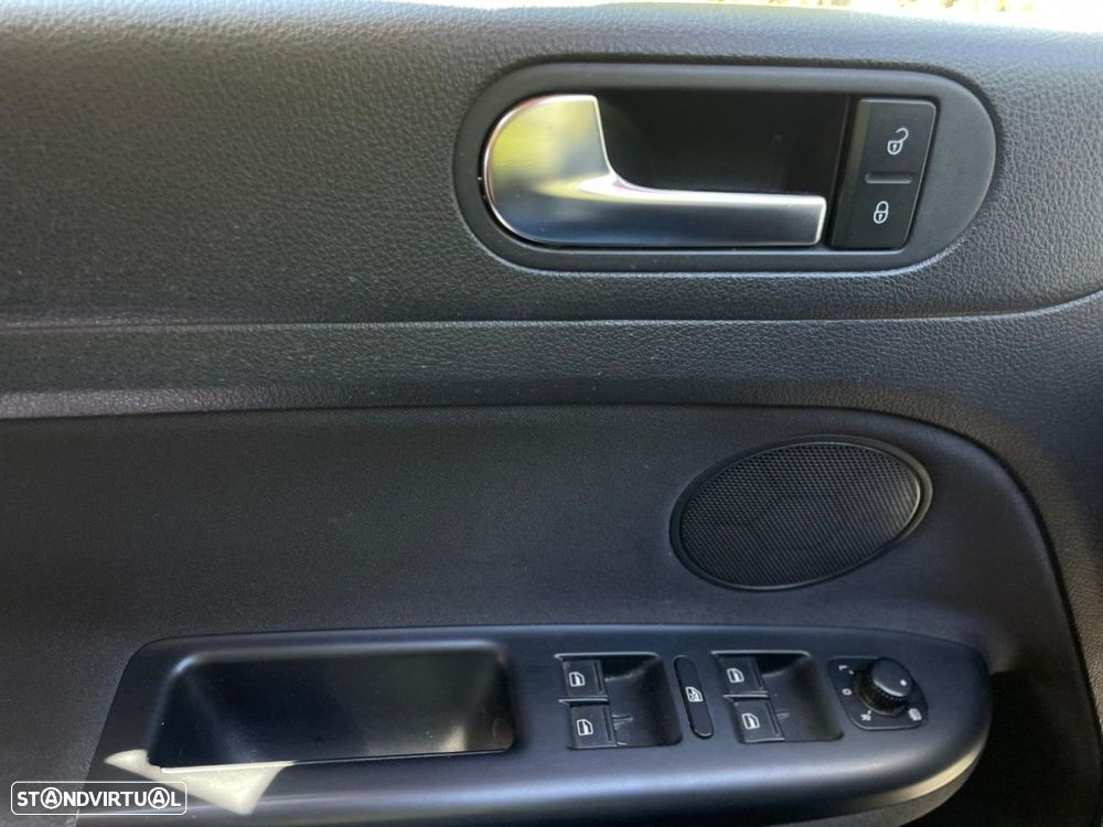 Volkswagen Golf Plus 1.6 TDi DPF BlueMotion Comfortline — fotografia 15