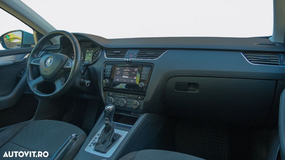 Skoda Octavia 2.0 TDI ELEGANCE DSG - 7