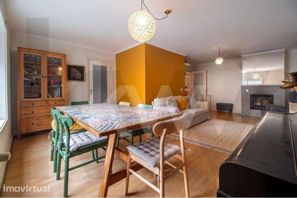 Apartamento T3 com Terraço, Elevador, 2 Lugares de Garagem e Arrumos j - Grande imagem: 4/41