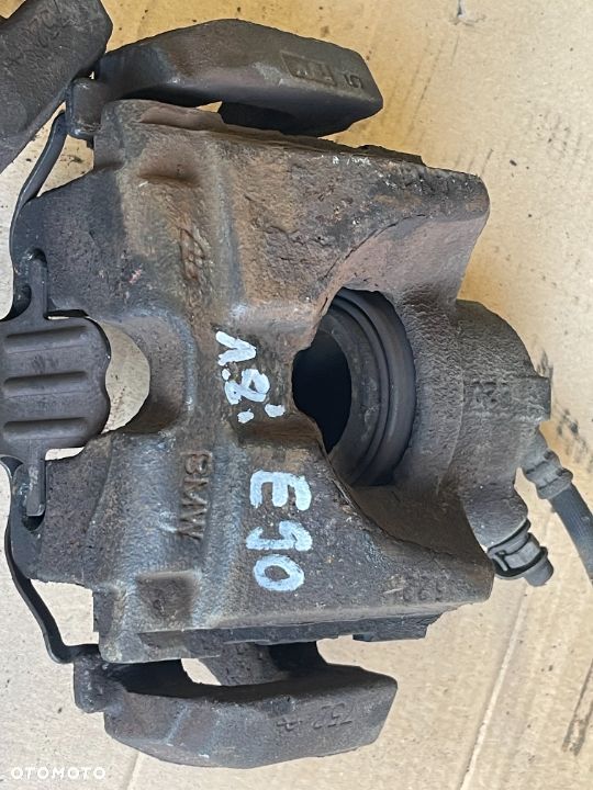 Zacisk hamulcowy przedni lewy / prawy 54/24 benzyna Bmw e90 e91 - 3