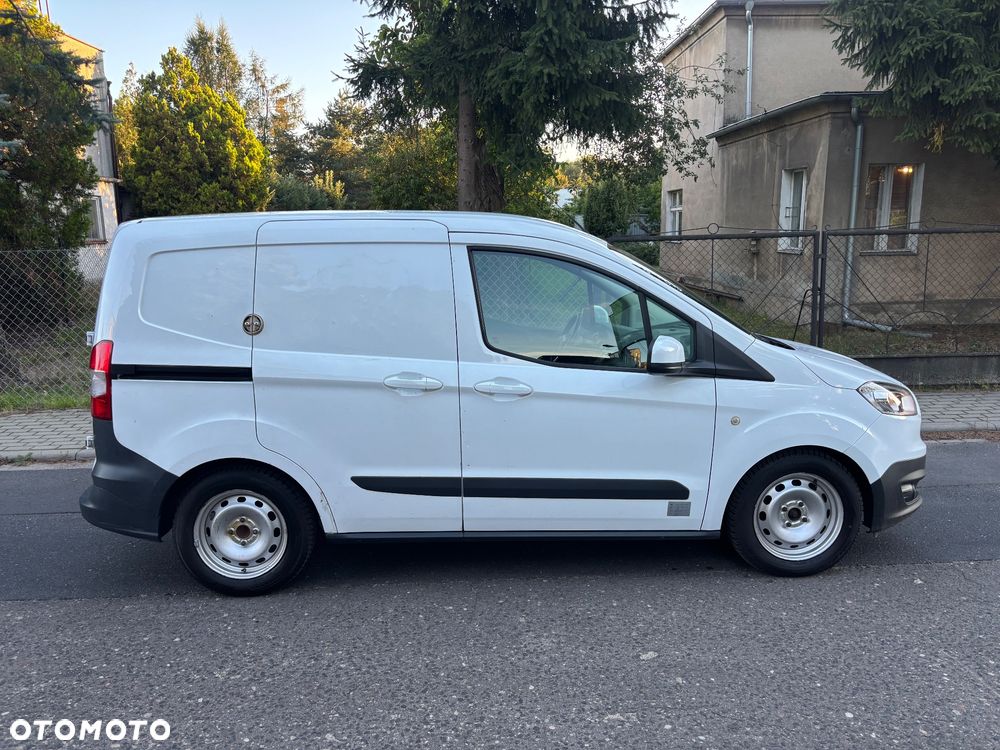 Ford Transit Courier - 4