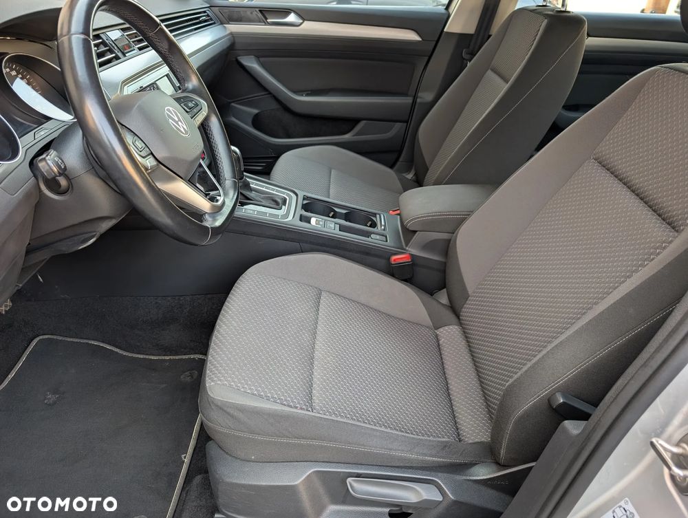 Volkswagen Passat - 17