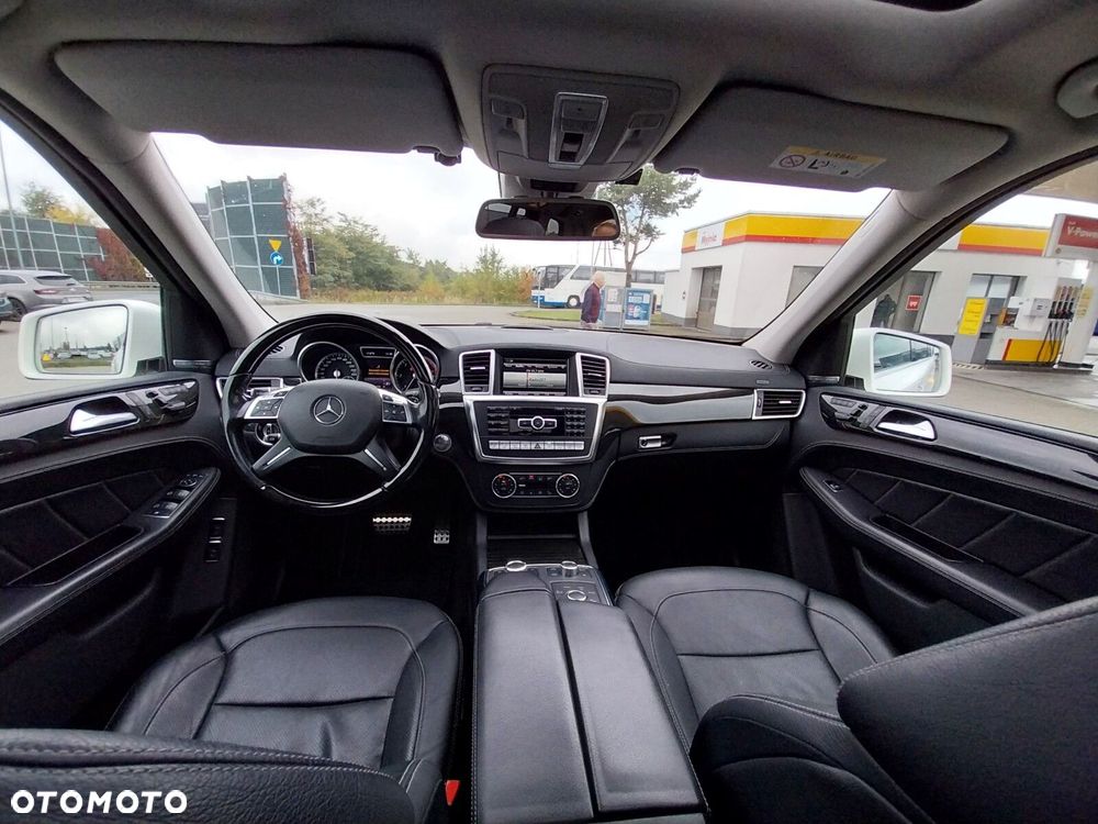 Mercedes-Benz GL - 13