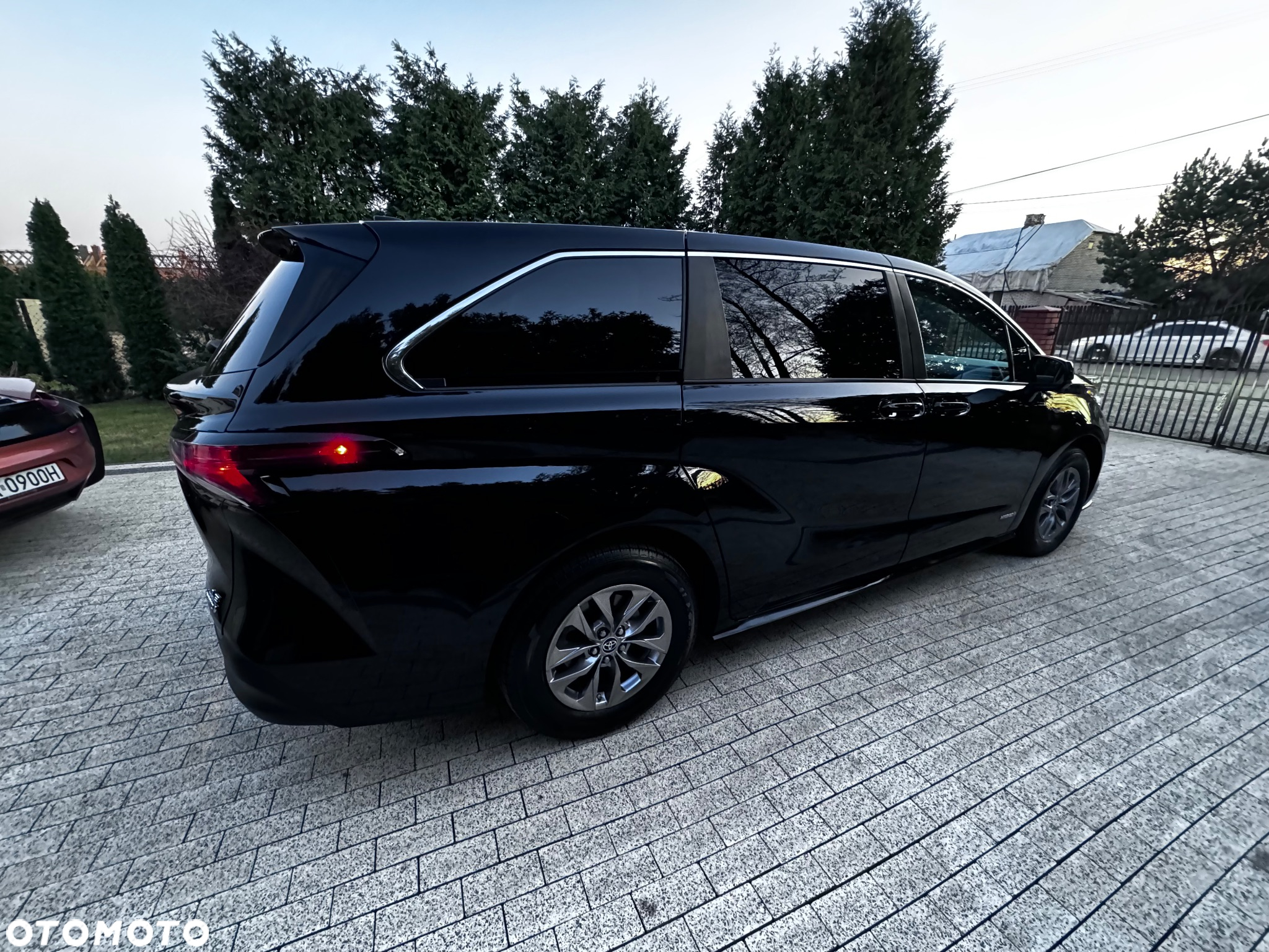 Toyota Sienna - 13