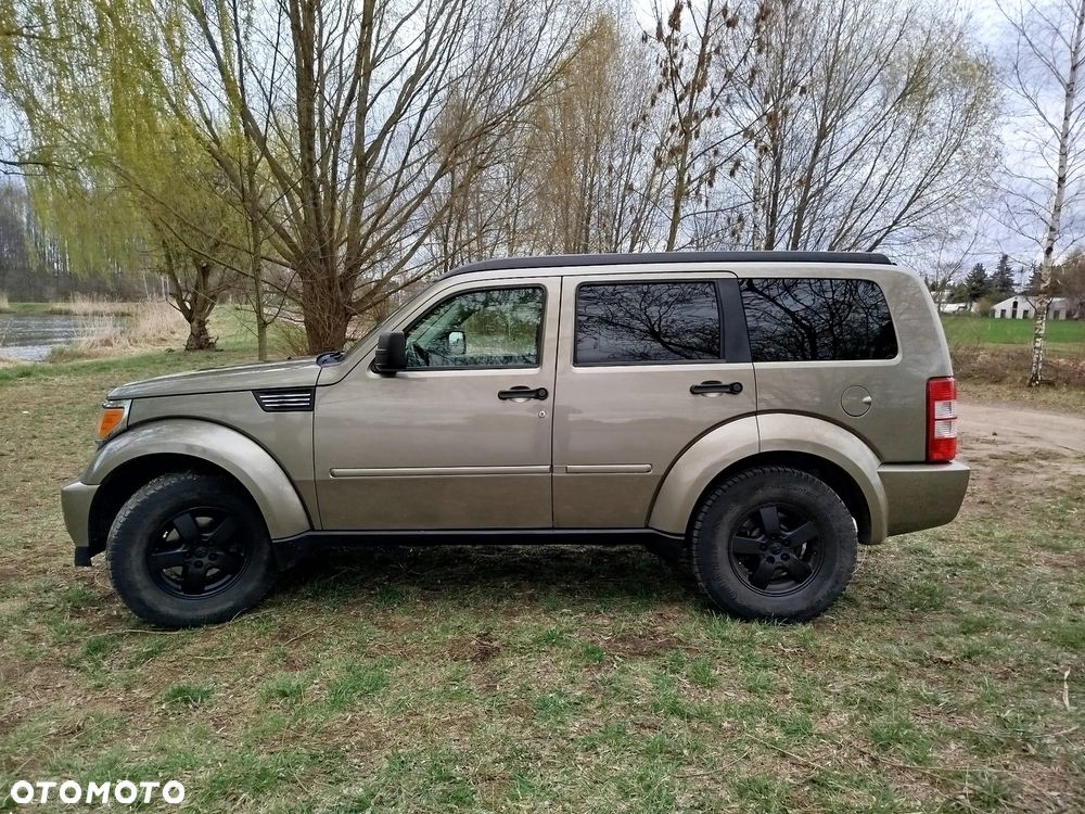 Dodge Nitro - 17