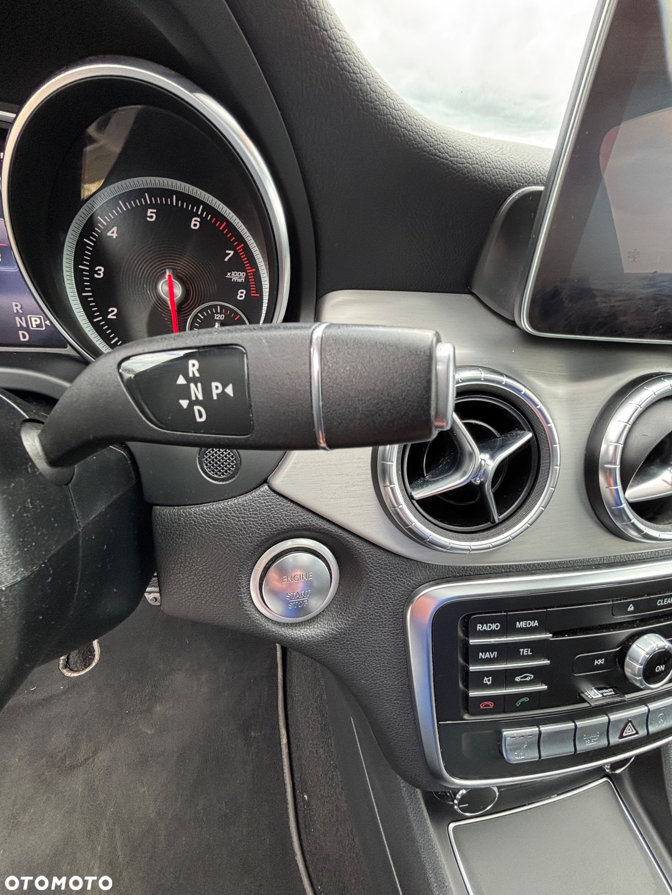 Mercedes-Benz CLA 180 7G-DCT - 36