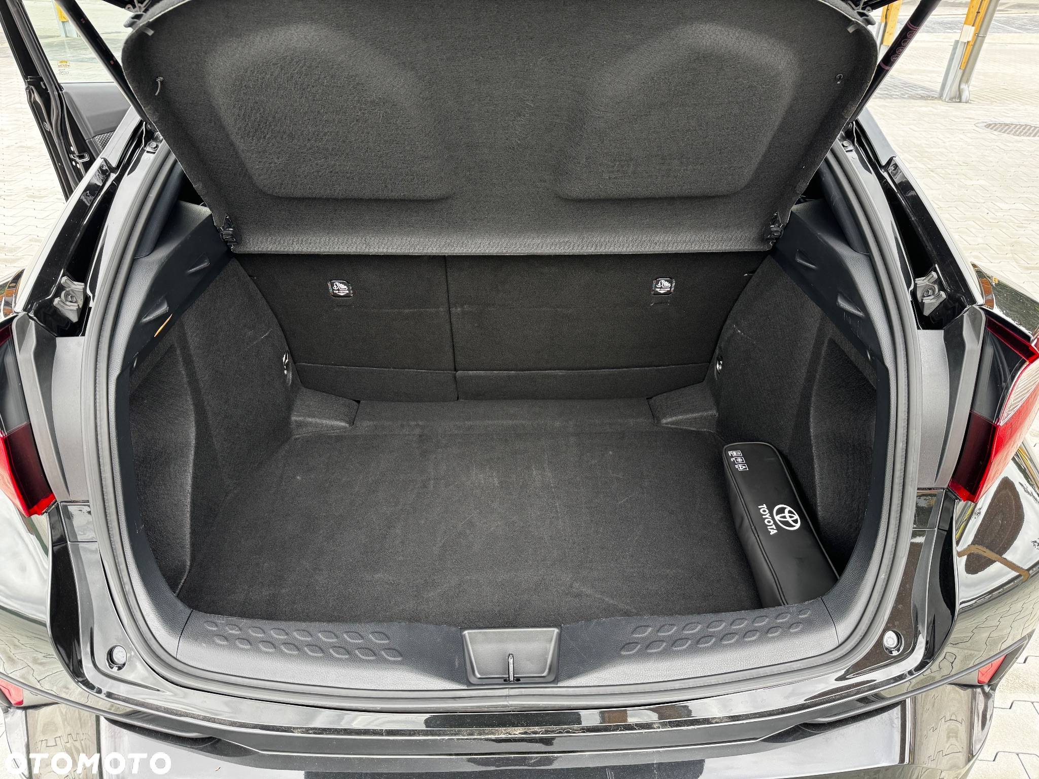 Toyota C-HR Hybrid Style - 15