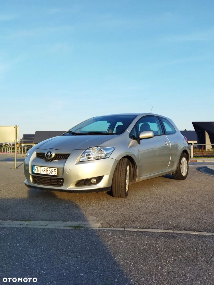 Toyota Auris 2.0 D-4D Sol - 3