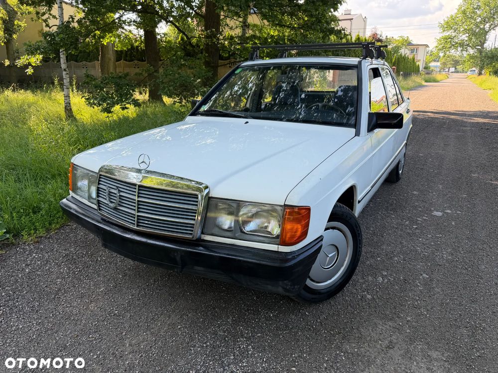 Mercedes-Benz W201 (190) - 2
