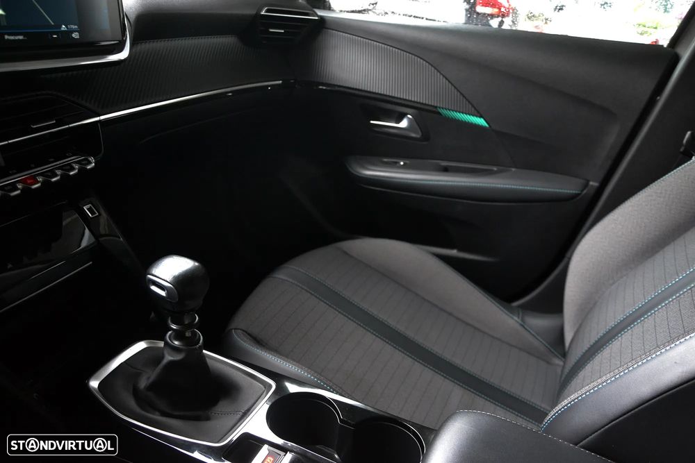 Peugeot 208 PureTech 100 Allure - 19