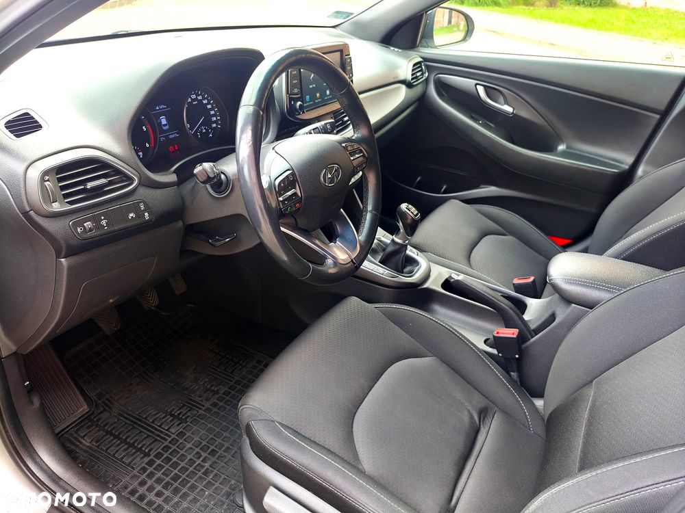 Hyundai i30 1.6 D Comfort - 11