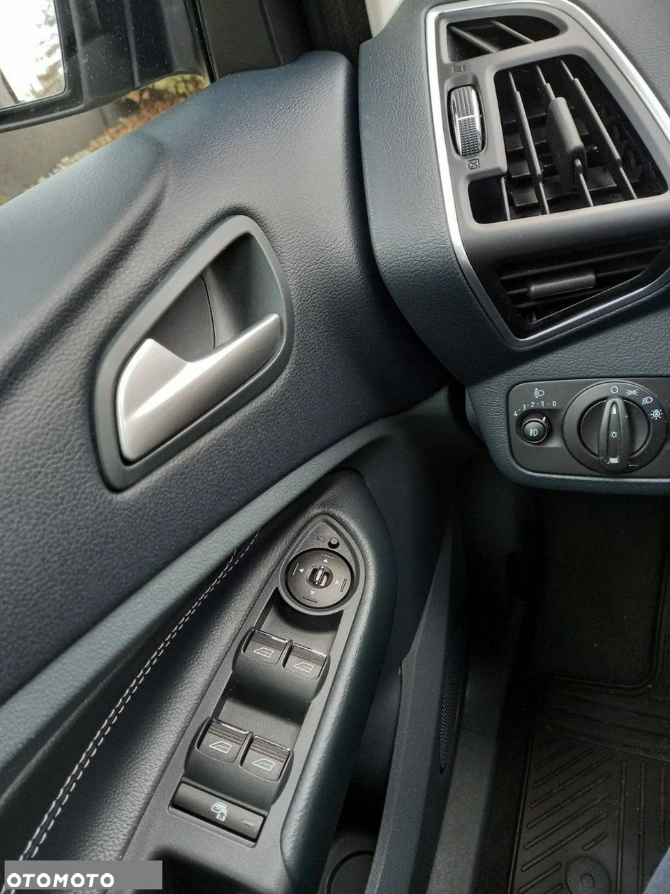 Ford C-MAX 1.6 TDCi Titanium - 33