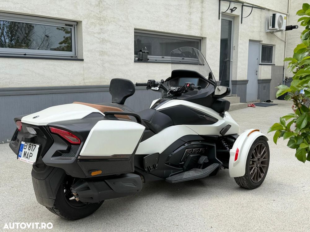 Can-Am Spyder - 6