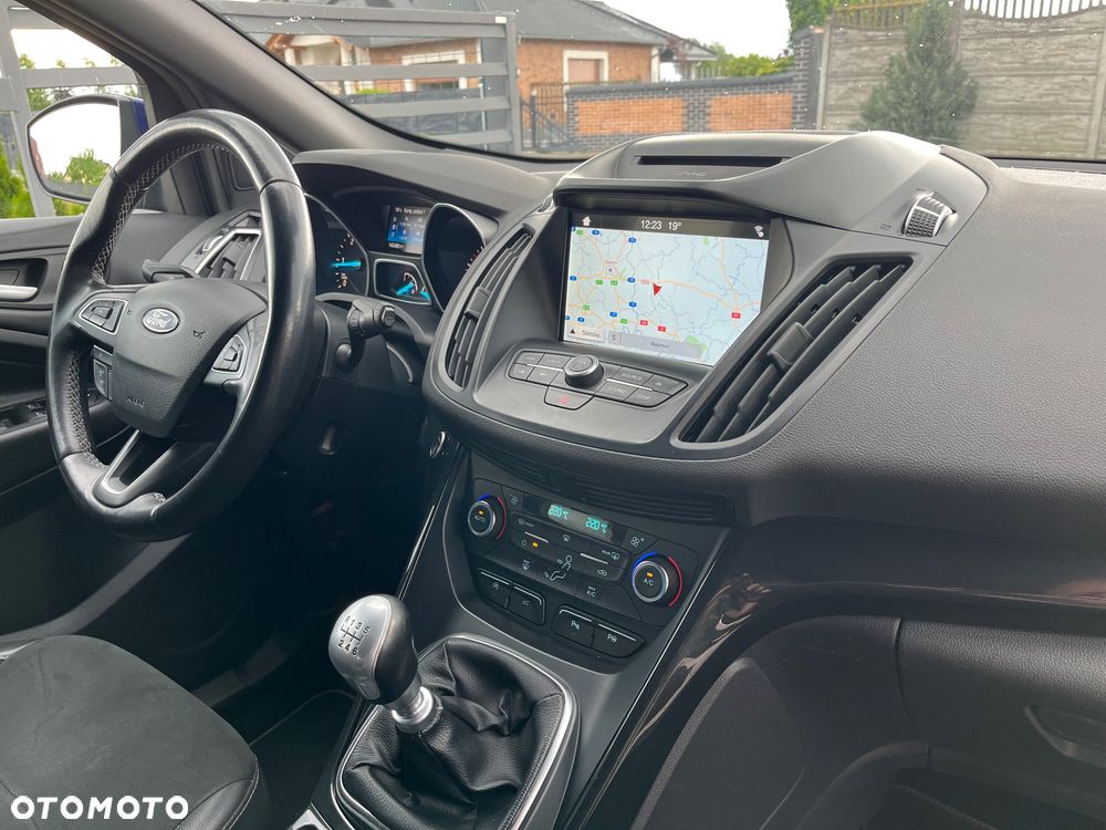 Ford Kuga 2.0 TDCi 2x4 ST-Line - 15