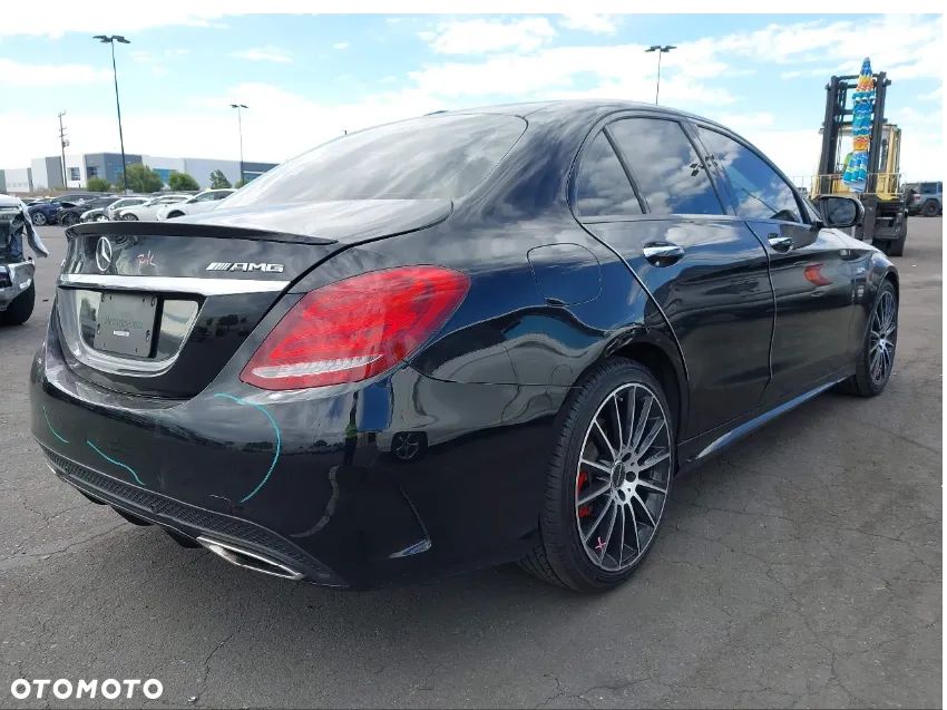 Mercedes-Benz Klasa C 300 9G-TRONIC AMG Line - 5