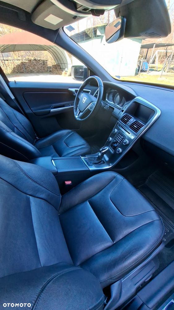 Volvo XC 60 T6 AWD Geartronic Momentum - 15