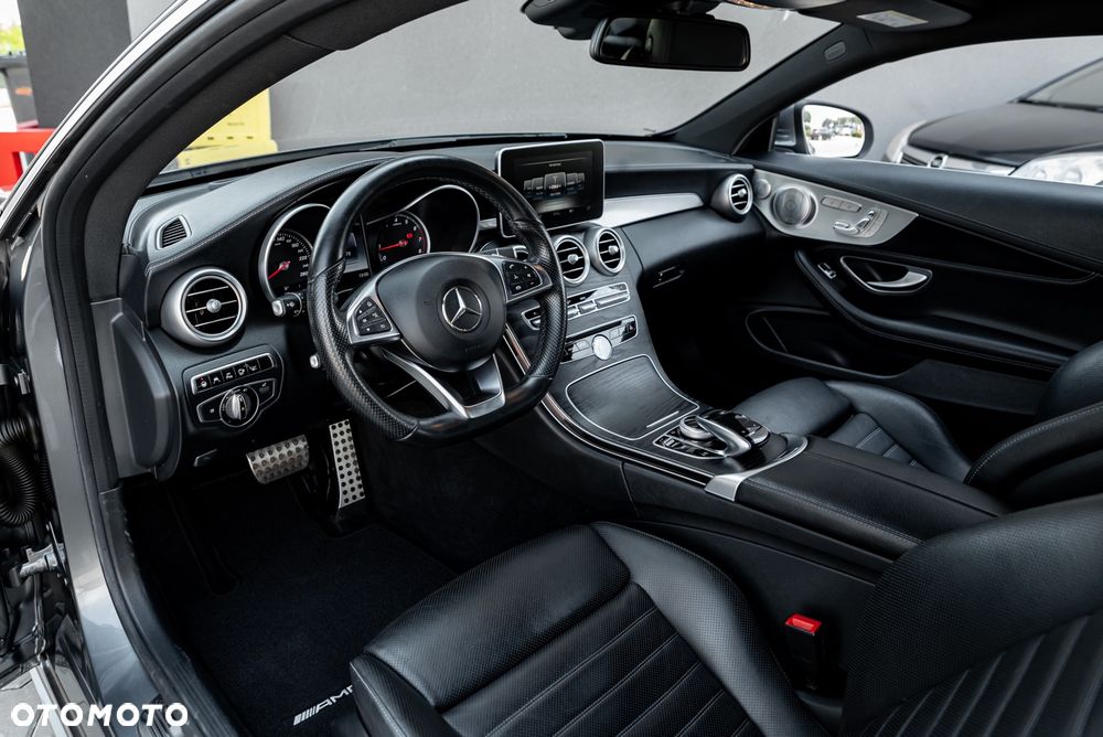 Mercedes-Benz Klasa C 300 9G-TRONIC AMG Line - 17