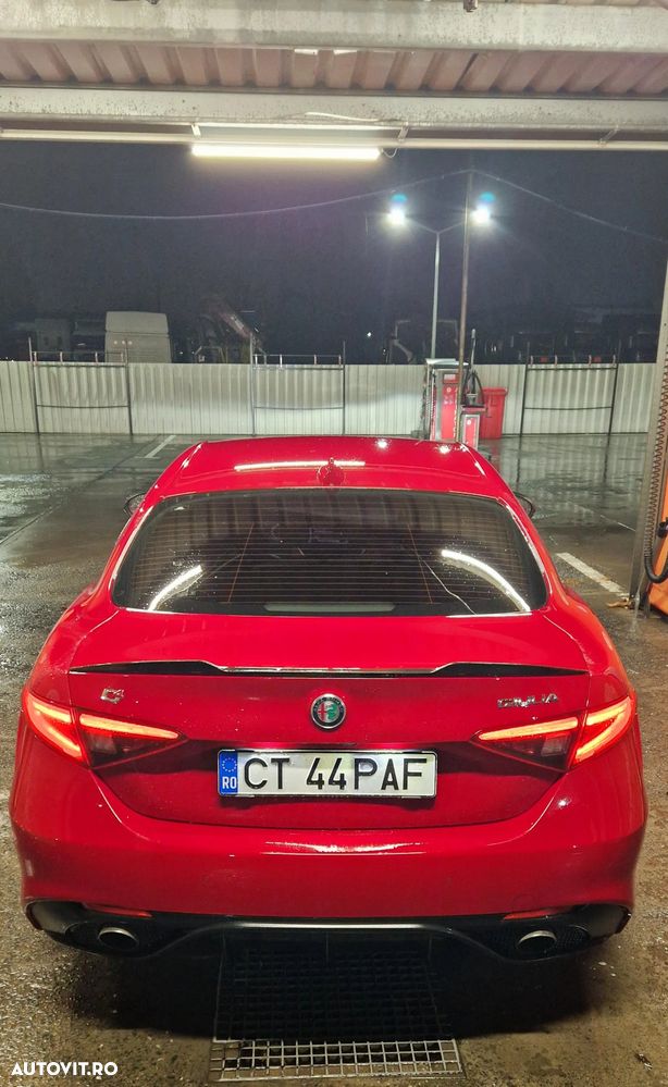 Alfa Romeo Giulia 2.0 Turbo AWD AT8 Veloce - 16
