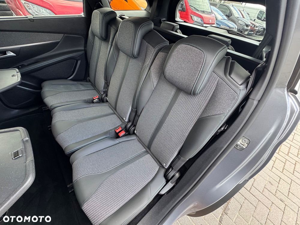 Peugeot 5008 - 31