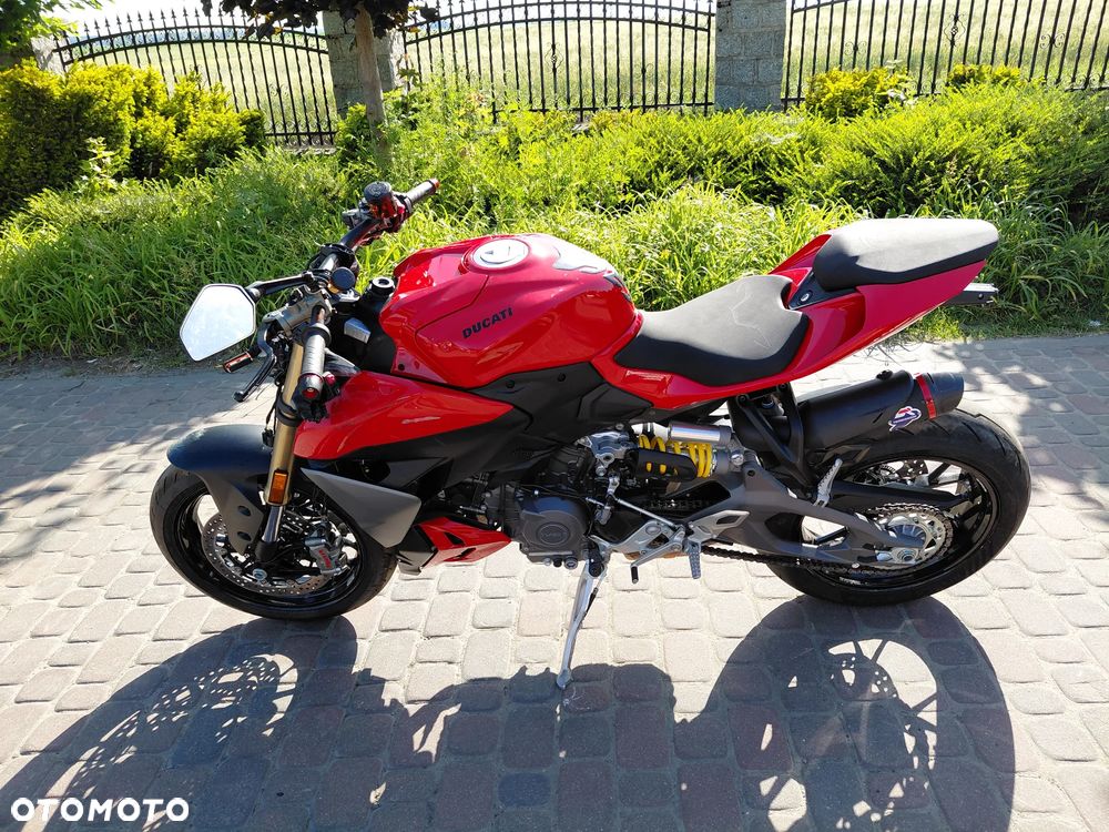 Ducati Streetfighter V2 - 2