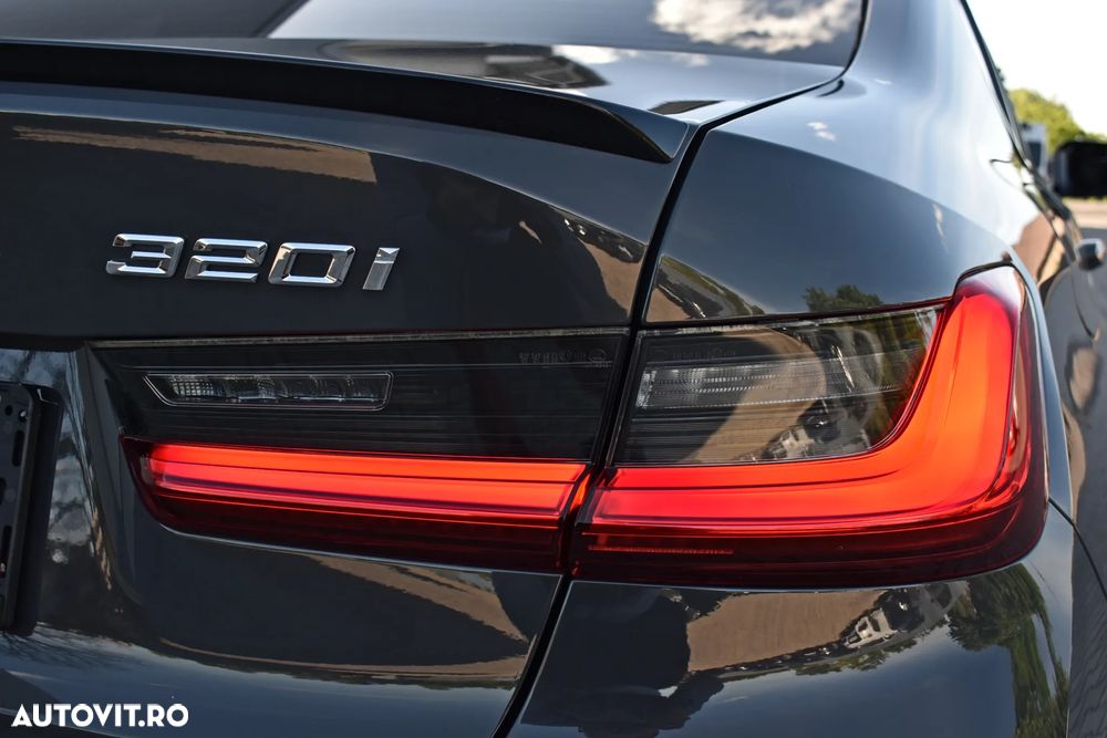 BMW Seria 3 320i Aut. M Sport - 33