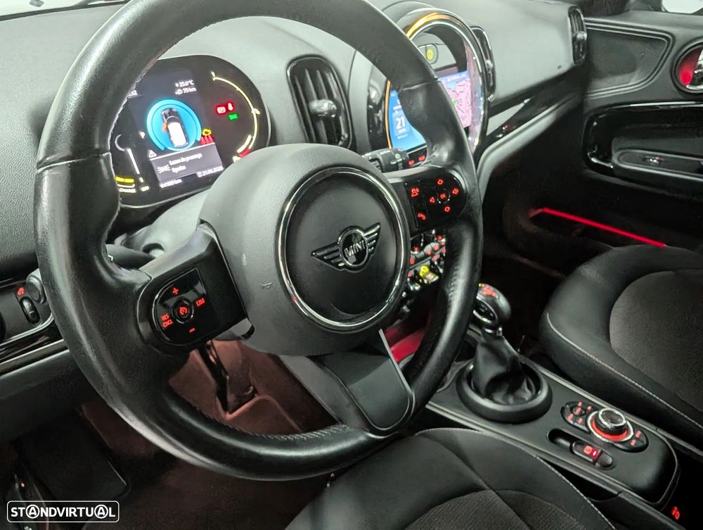 MINI Countryman Cooper SE ALL4 Classic Auto - 14