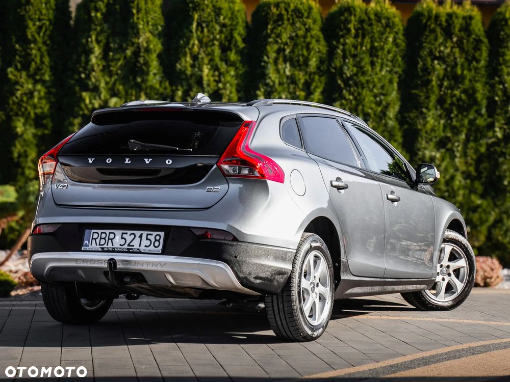 Volvo V40 Cross Country D2 Momentum - 9