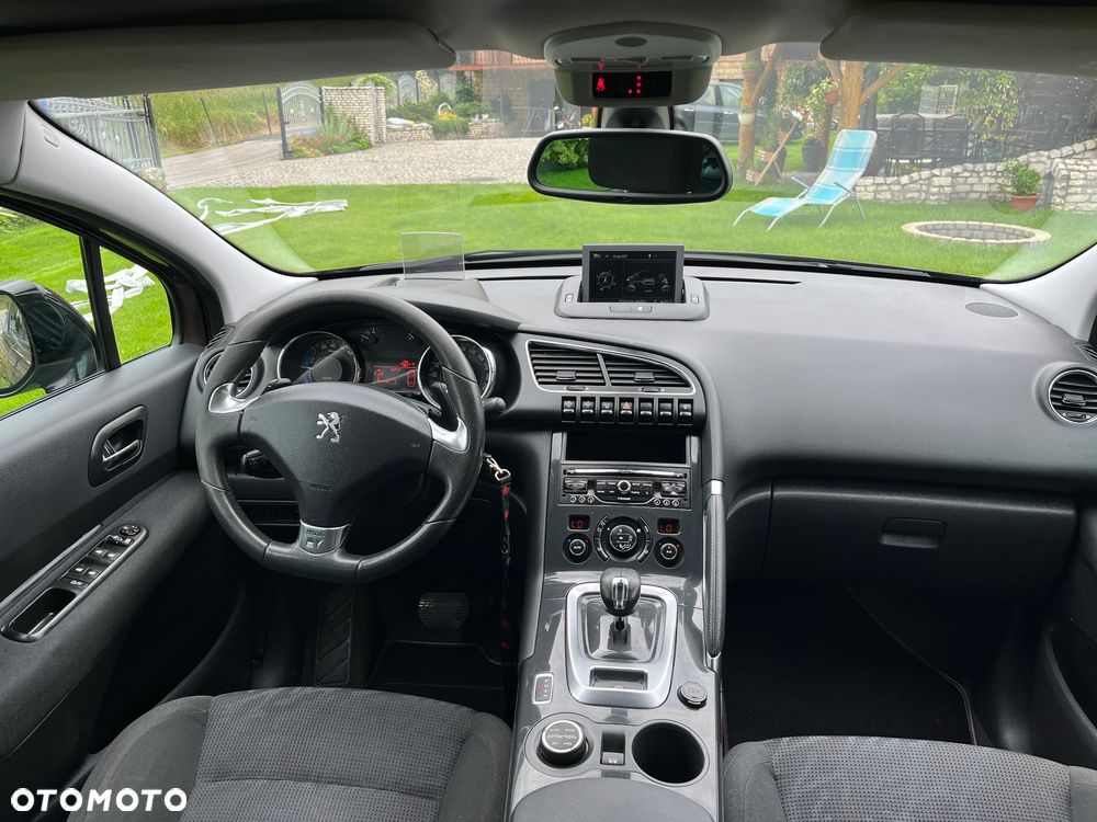 Peugeot 3008 Hybrid4 - 12