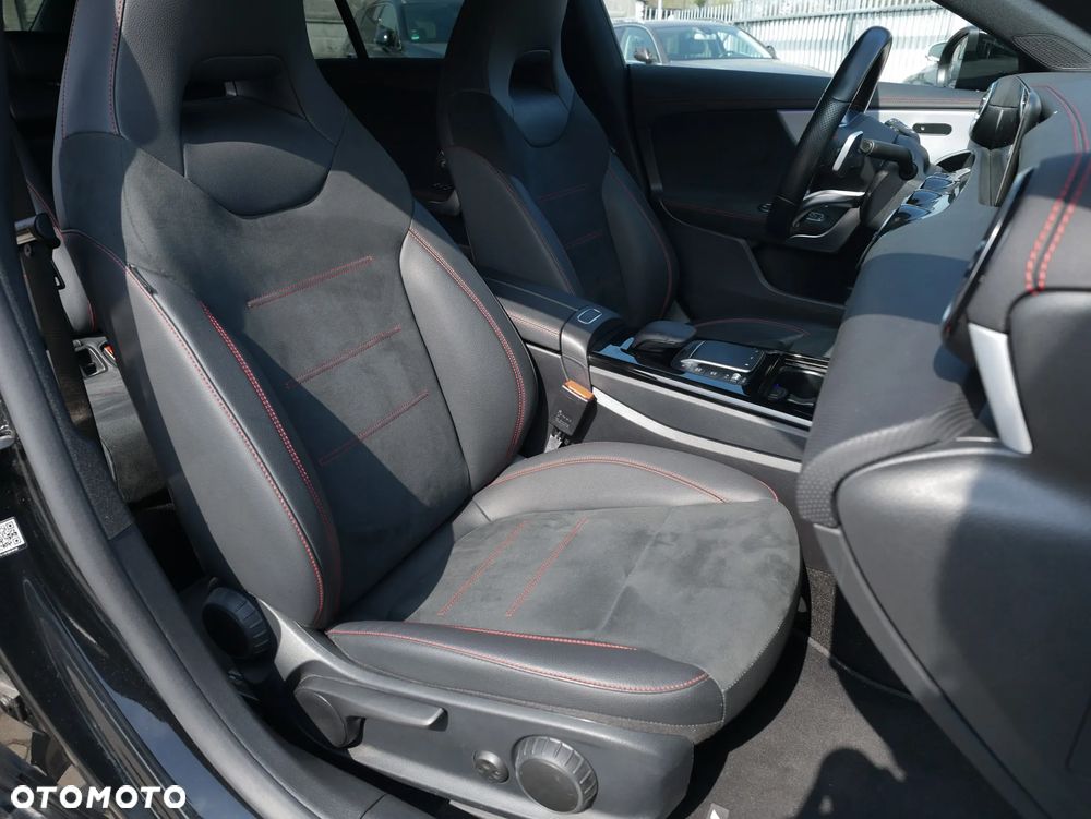 Mercedes-Benz CLA 180 7G-DCT AMG Line - 22