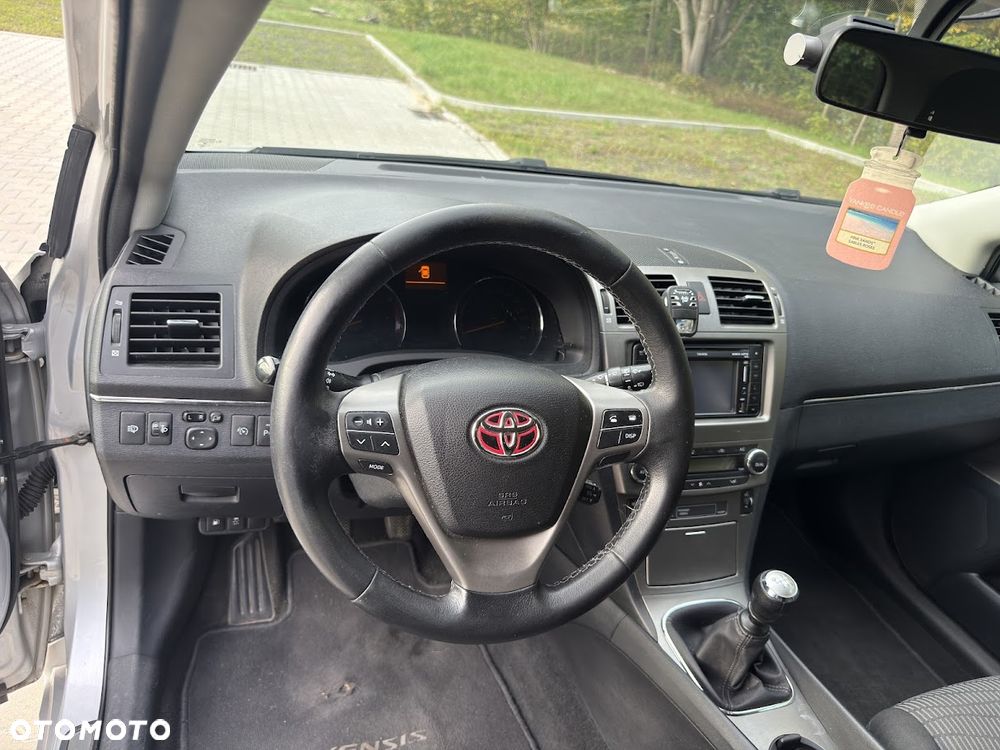 Toyota Avensis 1.8 Sol plus NAVI - 13