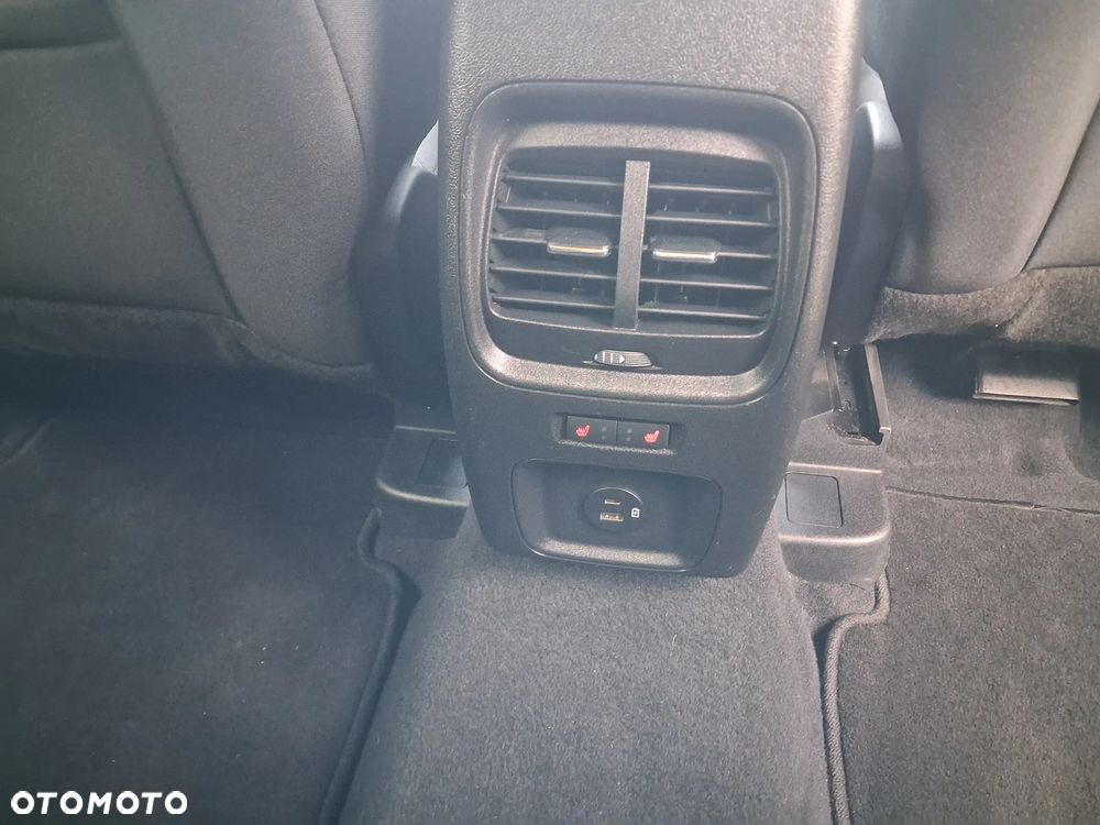 Volvo XC 40 - 26