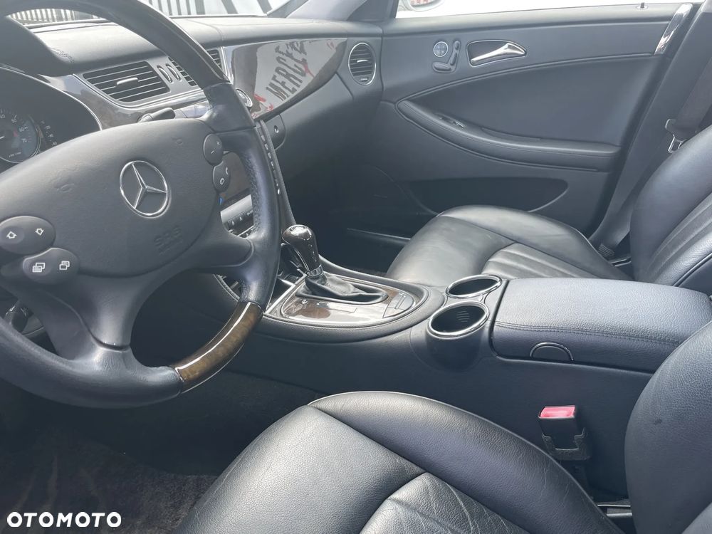 Mercedes-Benz CLS 500 - 11