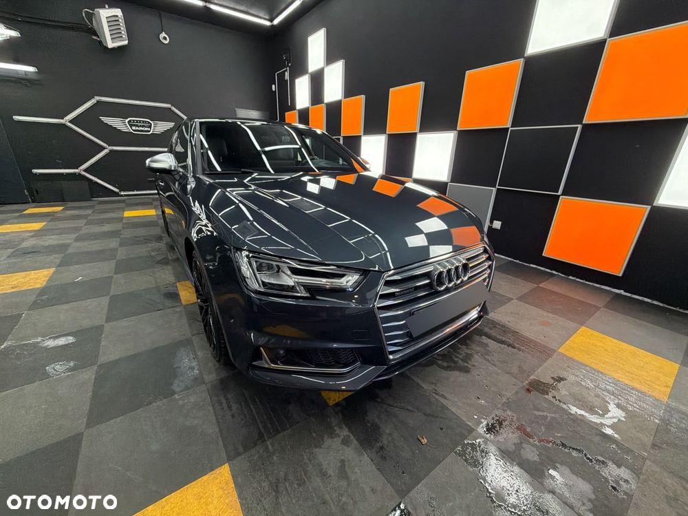 Audi A4 Limousine - 13