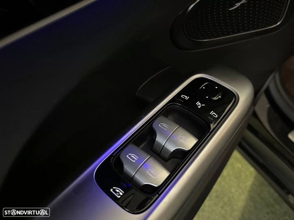 Mercedes-Benz C 300 e - 39