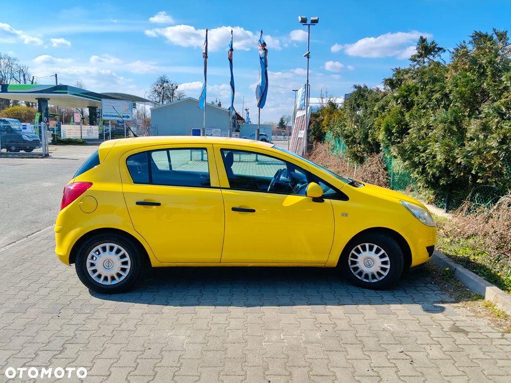 Opel Corsa 1.2 16V Essentia - 8