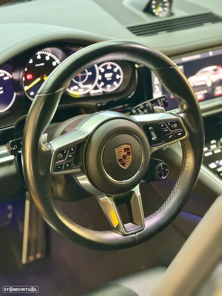 Porsche Panamera Sport Turismo 4 E-Hybrid - 19