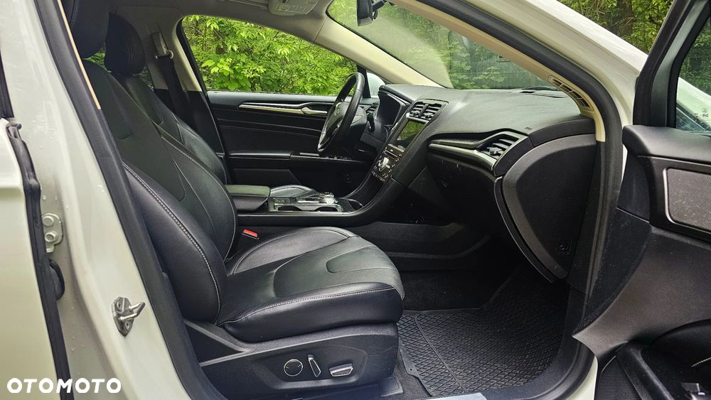 Ford Mondeo 2.0 Hybrid Titanium - 11