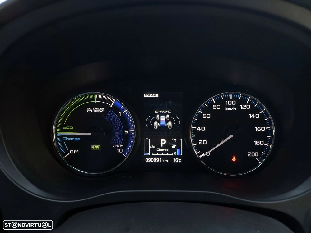 Mitsubishi Outlander - 11