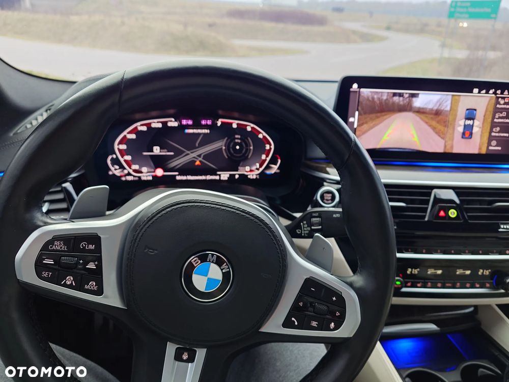 BMW Seria 5 M550i xDrive - 5