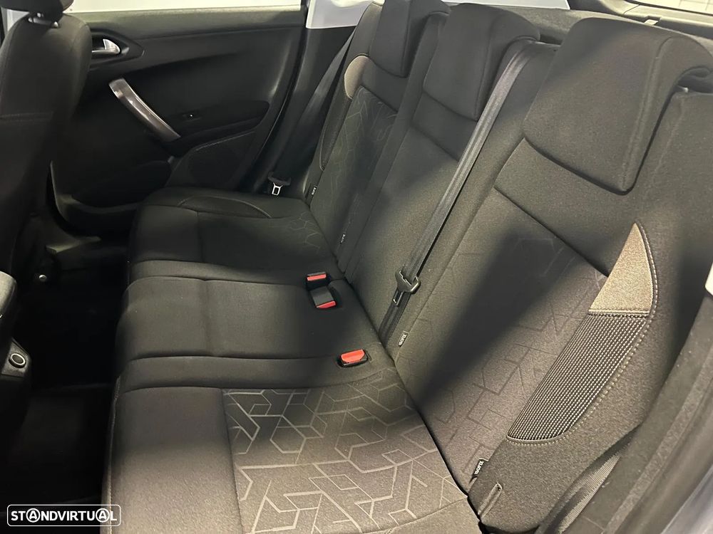 Peugeot 2008 1.4 HDi Active - 17