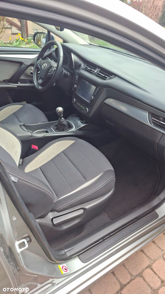 Toyota Avensis 2.0 D-4D Selection - 7