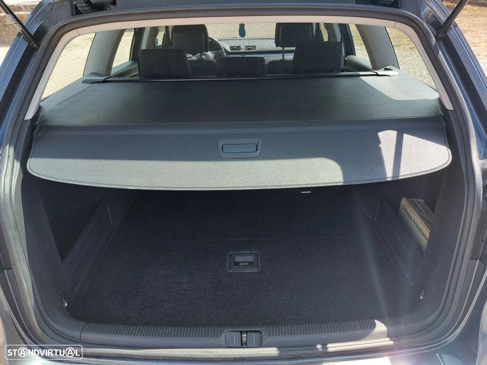 VW Passat 1.6 TDI BlueMotion - 27